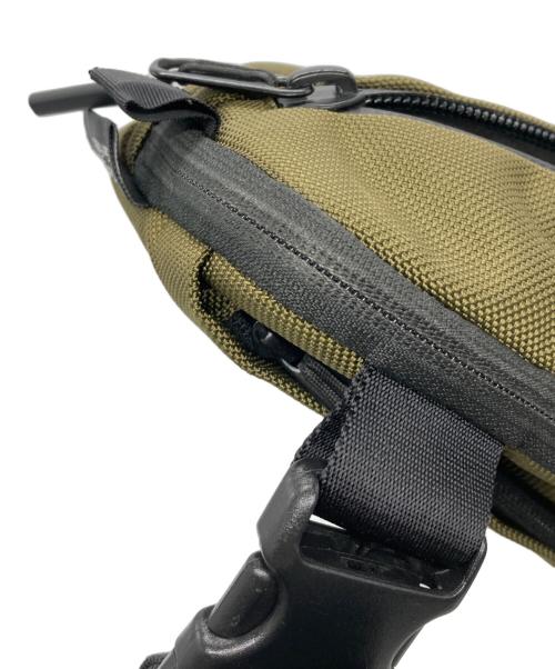 AER（エアー）AER (エアー) Day Sling 2ボディバッグ オリーブの古着・服飾アイテム