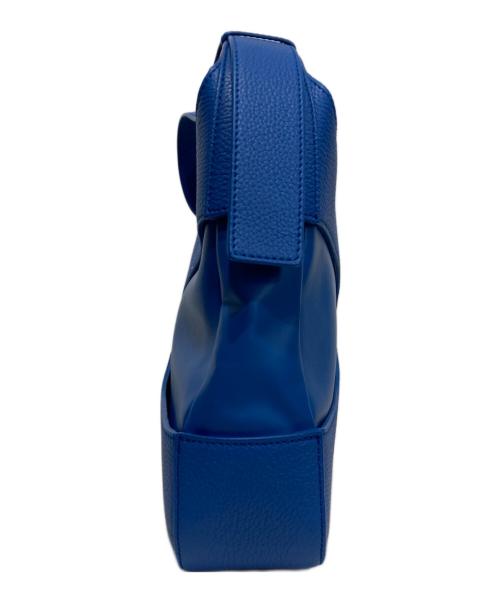 Ferragamo（フェラガモ）Ferragamo (フェラガモ) Borsa a spalla con cut out ブルーの古着・服飾アイテム