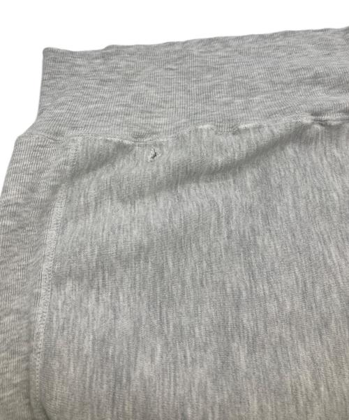 Champion（チャンピオン）Champion (チャンピオン) LOYOLAリバースウィーブスウェット グレー×グリーン サイズ:XLの古着・服飾アイテム