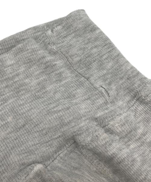 Champion（チャンピオン）Champion (チャンピオン) LOYOLAリバースウィーブスウェット グレー×グリーン サイズ:XLの古着・服飾アイテム