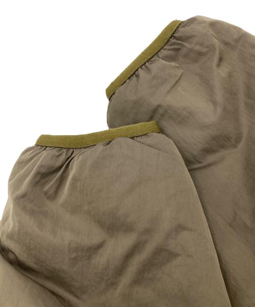 WHITE MOUNTAINEERING（ホワイトマウンテ二アニング）WHITE MOUNTAINEERING (ホワイトマウンテ二アニング) TAION (タイオン) コラボダウンジャケット オリーブ サイズ:1の古着・服飾アイテム