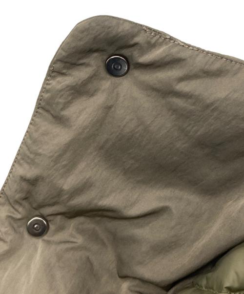 WHITE MOUNTAINEERING（ホワイトマウンテ二アニング）WHITE MOUNTAINEERING (ホワイトマウンテ二アニング) TAION (タイオン) コラボダウンジャケット オリーブ サイズ:1の古着・服飾アイテム