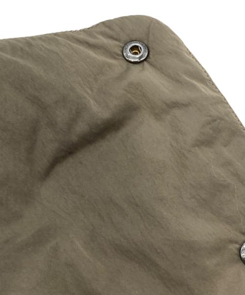 WHITE MOUNTAINEERING（ホワイトマウンテ二アニング）WHITE MOUNTAINEERING (ホワイトマウンテ二アニング) TAION (タイオン) コラボダウンジャケット オリーブ サイズ:1の古着・服飾アイテム