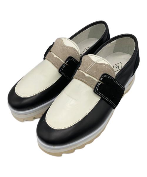 FACETASM（ファセッタズム）FACETASM (ファセッタズム) シャークソールローファー ブラック×ホワイト サイズ:23の古着・服飾アイテム
