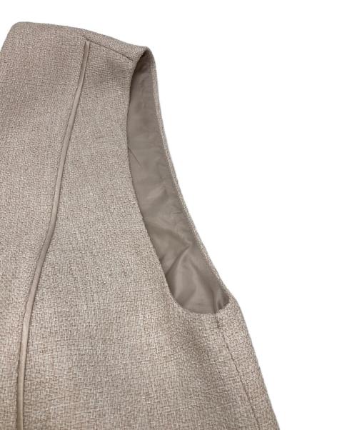 JUSGLITTY（ジャスグリッティー）JUSGLITTY (ジャスグリッティー) 切り替えパイピングジャンスカ ベージュ 未使用品の古着・服飾アイテム