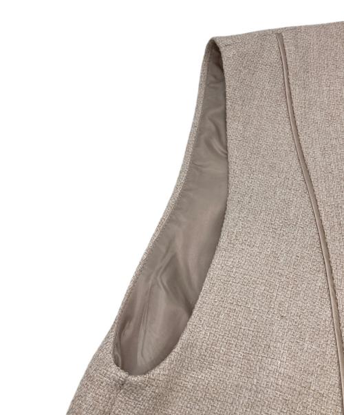 JUSGLITTY（ジャスグリッティー）JUSGLITTY (ジャスグリッティー) 切り替えパイピングジャンスカ ベージュ 未使用品の古着・服飾アイテム