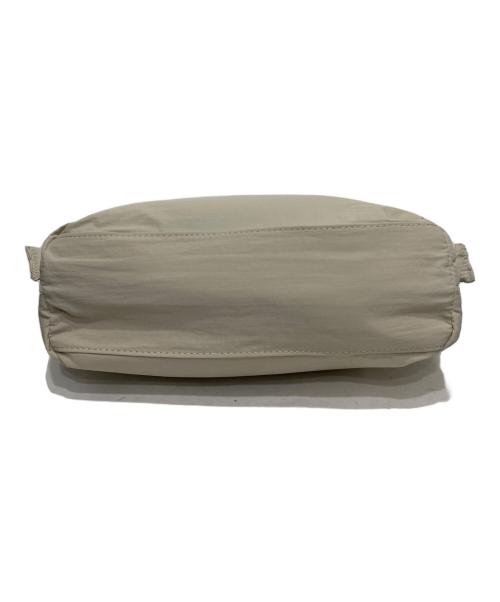 olend（オレンド）olend (オーレンド) パデッドショルダーバッグ ベージュの古着・服飾アイテム