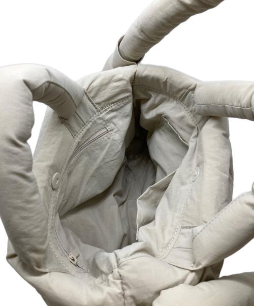 olend（オレンド）olend (オーレンド) パデッドショルダーバッグ ベージュの古着・服飾アイテム