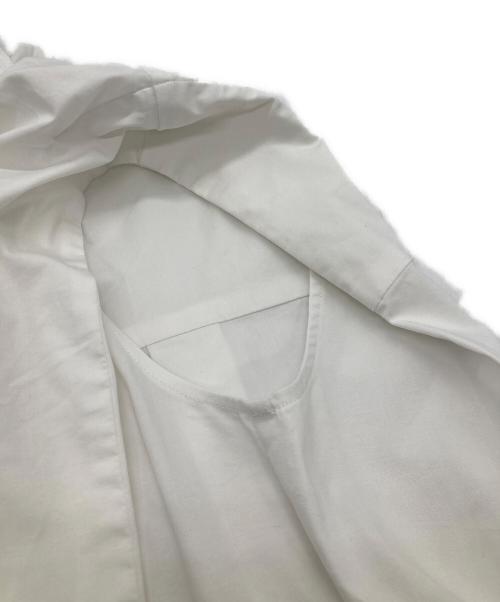 YORI（ヨリ）YORI (ヨリ) ウェッジラインブラウス ホワイト サイズ:Fの古着・服飾アイテム