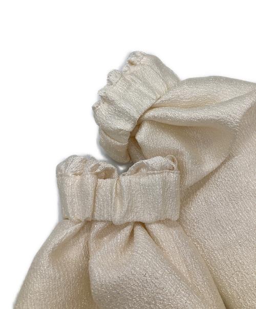 YORI（ヨリ）YORI (ヨリ) シャイニーパフブラウス プルオーバー ベージュ サイズ:36の古着・服飾アイテム