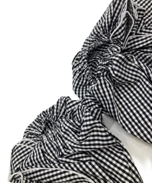 Apuweiser-riche（アプワイザーリッシェ）Apuweiser-riche (アプワイザーリッシェ) フリルギャザーブラウス ホワイト×ブラック サイズ:2 未使用品の古着・服飾アイテム