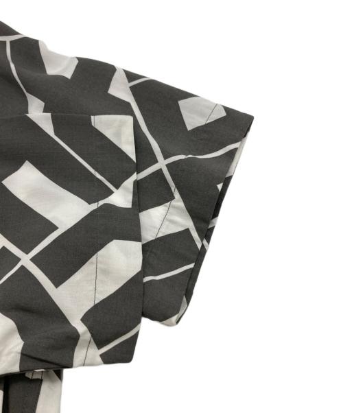 ARMANI EXCHANGE（アルマーニ エクスチェンジ）ARMANI EXCHANGE (アルマーニ エクスチェンジ) 半袖シャツ グレー サイズ:Sの古着・服飾アイテム