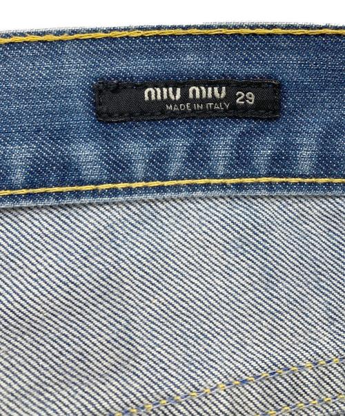 MIU MIU（ミュウミュウ）MIU MIU (ミュウミュウ) ブーツカットデニムパンツ インディゴ サイズ:29の古着・服飾アイテム