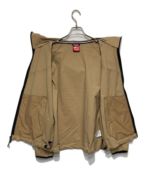 NIKE（ナイキ）NIKE (ナイキ) テックウィンドランナージャケット ベージュ サイズ:Ｍの古着・服飾アイテム