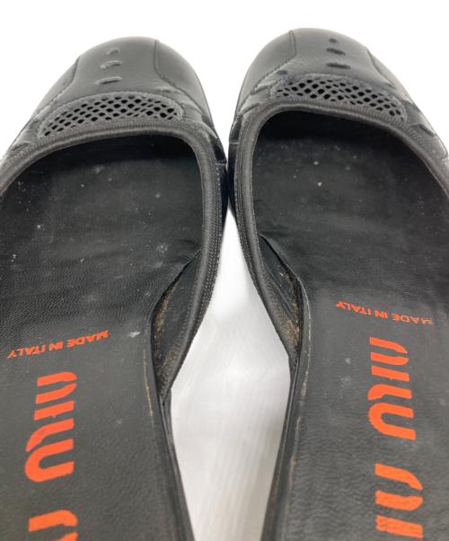 MIU MIU（ミュウミュウ）MIU MIU (ミュウミュウ) メッシュレザーミュール ブラック サイズ:ーの古着・服飾アイテム