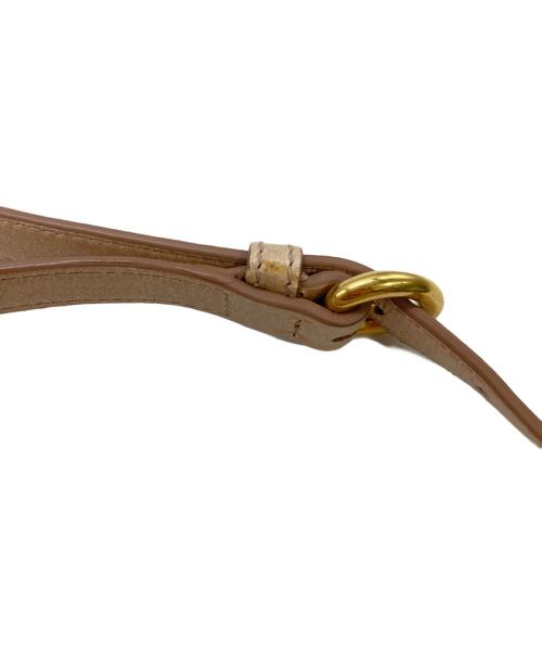 MIU MIU（ミュウミュウ）MIU MIU (ミュウミュウ) TRAPU レザーショルダーバッグ ベージュの古着・服飾アイテム