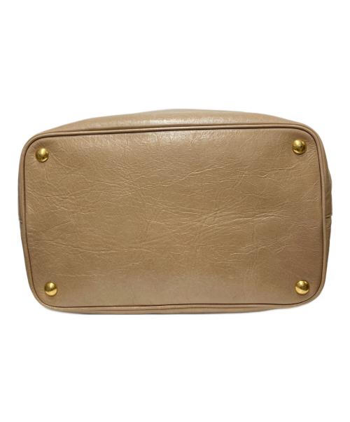 MIU MIU（ミュウミュウ）MIU MIU (ミュウミュウ) TRAPU 2WAYショルダーバッグ ベージュの古着・服飾アイテム