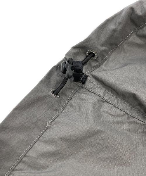 THE NORTHFACE PURPLELABEL（ザ・ノースフェイス パープルレーベル）THE NORTHFACE PURPLELABEL (ザ・ノースフェイス パープルレーベル) BEAUTY&YOUTH (ビューティーアンドユース) 別注プリントナイロンTシャツ グレー サイズ:Ｌの古着・服飾アイテム