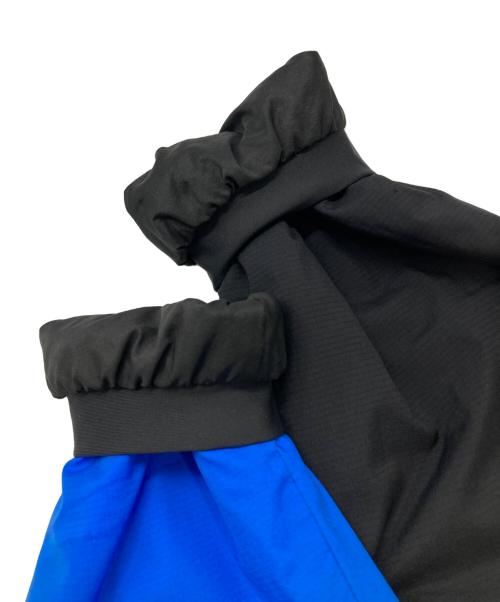 ARC'TERYX（アークテリクス）ARC'TERYX (アークテリクス) BEAMS (ビームス) 別注ATOM LT HOODY ブルー×ブラック サイズ:Sの古着・服飾アイテム