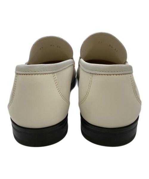 Ferragamo（フェラガモ）Ferragamo (フェラガモ) Grandioso 2ビットローファー ホワイト サイズ:8 1/2の古着・服飾アイテム