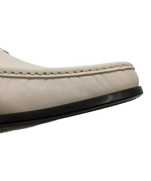 Ferragamo（フェラガモ）Ferragamo (フェラガモ) Grandioso 2ビットローファー ホワイト サイズ:8 1/2の古着・服飾アイテム