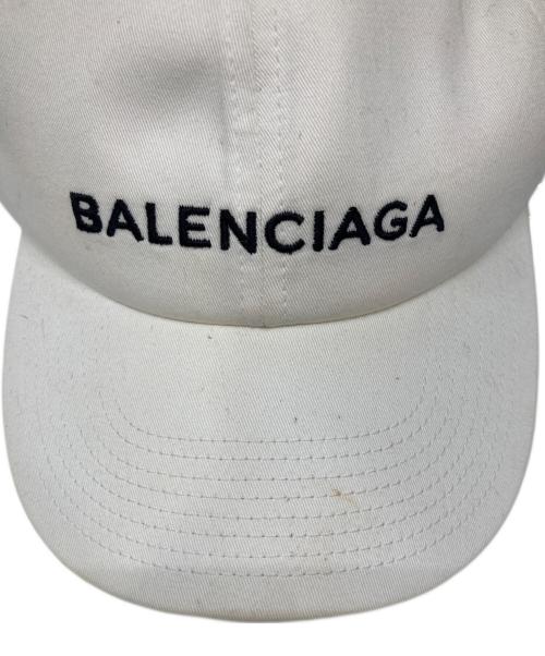 BALENCIAGA（バレンシアガ）BALENCIAGA (バレンシアガ) ロゴ刺繍キャップ ホワイトの古着・服飾アイテム