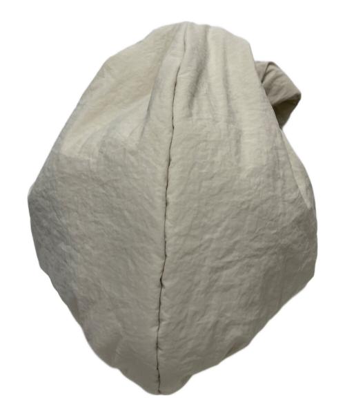 CONVERSE TOKYO（コンバーストウキョウ）CONVERSE TOKYO (コンバーストウキョウ) 2WAY NYLON GATHER MOON SHOULDER BAG ベージュの古着・服飾アイテム