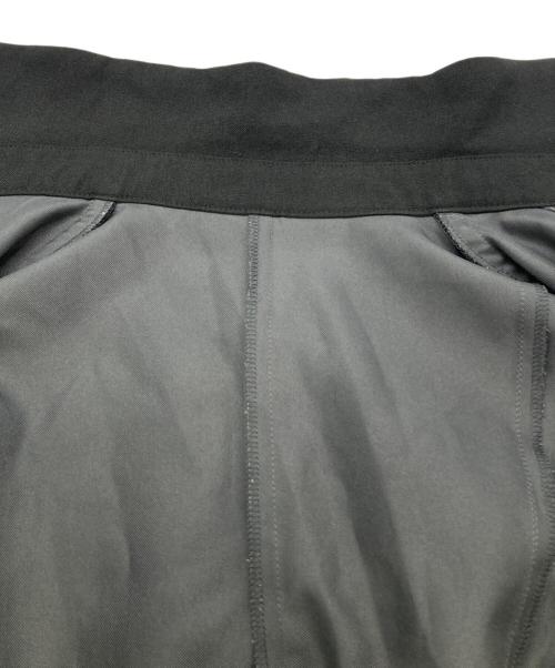 UNITED TOKYO（ユナイテッドトーキョー）UNITED TOKYO (ユナイテッドトーキョー) クロップブロックワンピース グレー×ブラック サイズ:2の古着・服飾アイテム