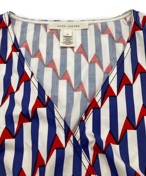 MARC JACOBS（マークジェイコブス）MARC JACOBS (マークジェイコブス) Short-Sleeve Arrow-Print Midi Dress ブルー×レッドの古着・服飾アイテム