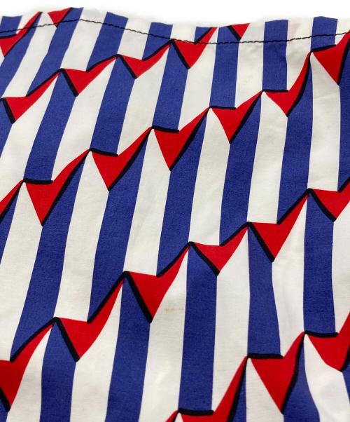 MARC JACOBS（マークジェイコブス）MARC JACOBS (マークジェイコブス) Short-Sleeve Arrow-Print Midi Dress ブルー×レッドの古着・服飾アイテム