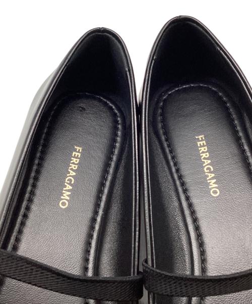 Ferragamo（フェラガモ）Ferragamo (フェラガモ) ヴァラリボンフラットパンプス ブラック サイズ:5 1/2の古着・服飾アイテム