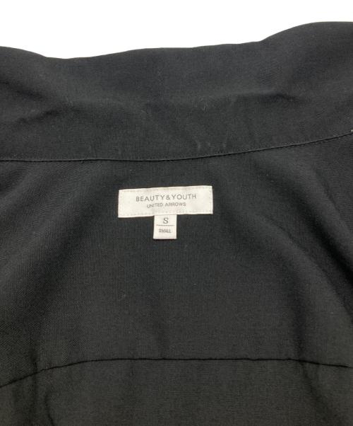 BEAUTY&YOUTH（ビューティーアンドユース）BEAUTY&YOUTH (ビューティーアンドユース) ウーステッド フォルム ショートスリーブ シャツ ブラック サイズ:Sの古着・服飾アイテム