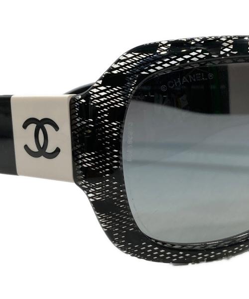 CHANEL（シャネル）CHANEL (シャネル) ココマークサングラス ホワイト×ブラック サイズ:60□18　125の古着・服飾アイテム