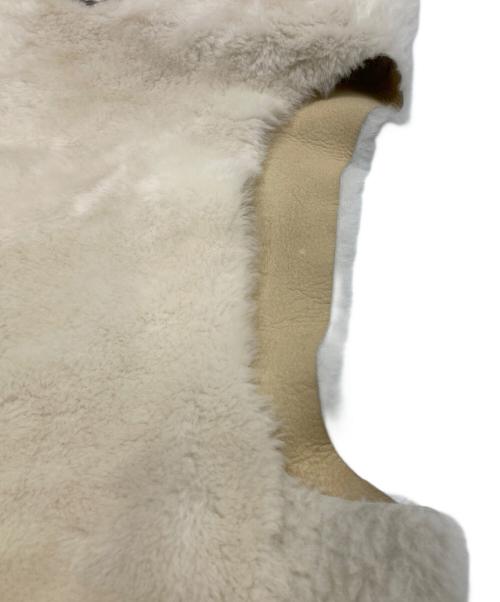 Whim Gazette（ウィムガゼット）Whim Gazette (ウィムガゼット) ムートンベスト アイボリー サイズ:Fの古着・服飾アイテム