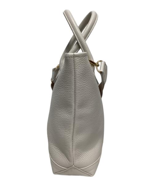 YOUNG & OLSEN The DRYGOODS STORE（ヤングアンドオルセン ザ ドライグッズストア）YOUNG & OLSEN The DRYGOODS STORE (ヤングアンドオルセン ザ ドライグッズストア) EMBOSSED LEATHER HAVERSACK ホワイト 未使用品の古着・服飾アイテム