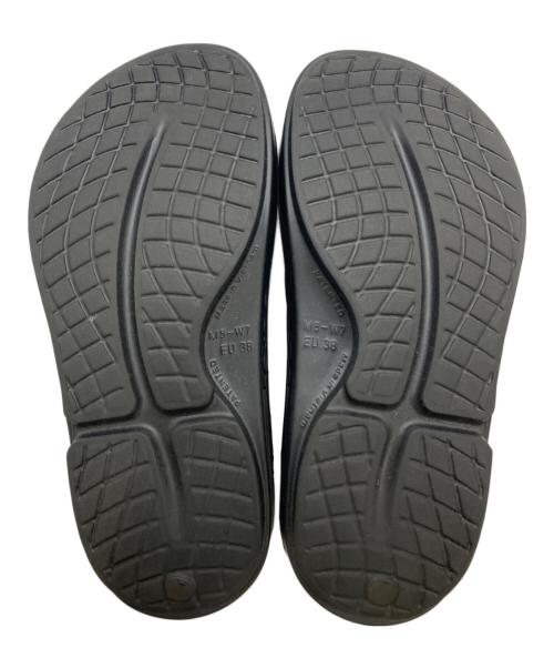 OOFOS（ウーフォス）OOFOS (ウーフォス) リカバリーサンダル ブラック サイズ:M5-W7の古着・服飾アイテム