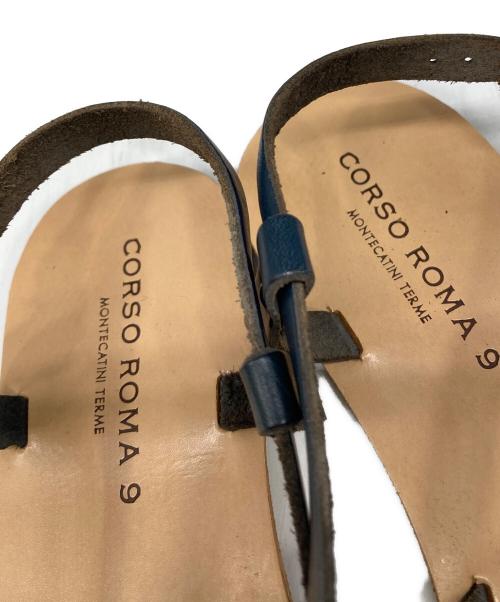 CORSO ROMA 9（コルソローマノーヴェ）CORSO ROMA 9 (コルソローマノーヴェ) ストラップサンダル ネイビー×ベージュ サイズ:37の古着・服飾アイテム
