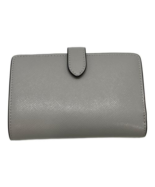 Kate Spade（ケイトスペード）Kate Spade (ケイトスペード) 2つ折り財布 グレー×ホワイトの古着・服飾アイテム