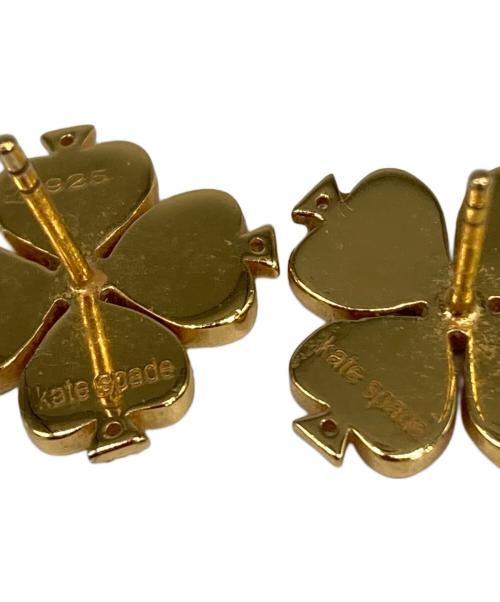 Kate Spade（ケイトスペード）Kate Spade (ケイトスペード) シェルクローバーモチーフピアス ホワイト×ゴールドの古着・服飾アイテム