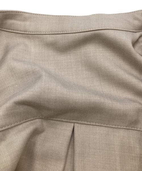 23区（ニジュウサンク）23区 (ニジュウサンク) ウールストレッチツイルピンタックワンピース ベージュ サイズ:38の古着・服飾アイテム