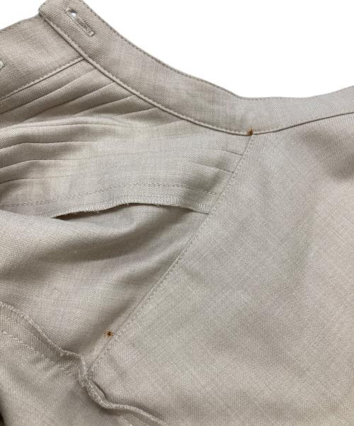 23区（ニジュウサンク）23区 (ニジュウサンク) ウールストレッチツイルピンタックワンピース ベージュ サイズ:38の古着・服飾アイテム