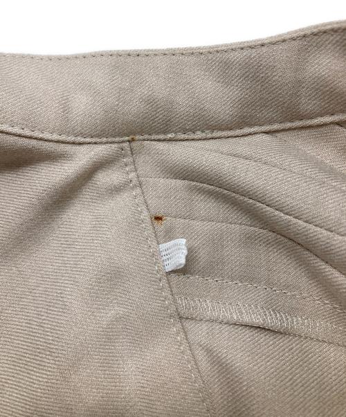 23区（ニジュウサンク）23区 (ニジュウサンク) ウールストレッチツイルピンタックワンピース ベージュ サイズ:38の古着・服飾アイテム