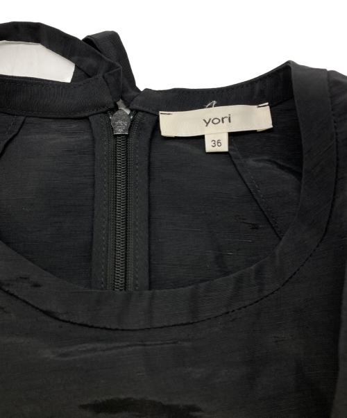 YORI（ヨリ）YORI (ヨリ) ショートパフギャザーブラウス ブラック サイズ:36の古着・服飾アイテム