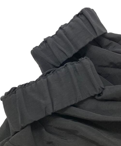 YORI（ヨリ）YORI (ヨリ) ショートパフギャザーブラウス ブラック サイズ:36の古着・服飾アイテム