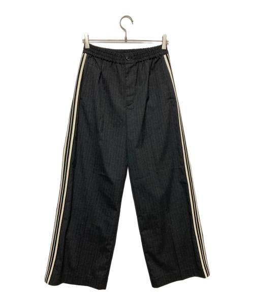 Audrey and John Wad（オードリーアンドジョンワッド）Audrey and John Wad (オードリーアンドジョンワッド) ウーステッド ライク ソリッド ストライプ ラインテープパンツ グレー サイズ:Ｍの古着・服飾アイテム