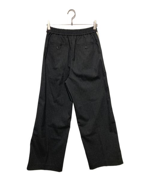 Audrey and John Wad（オードリーアンドジョンワッド）Audrey and John Wad (オードリーアンドジョンワッド) ウーステッド ライク ソリッド ストライプ ラインテープパンツ グレー サイズ:Ｍの古着・服飾アイテム