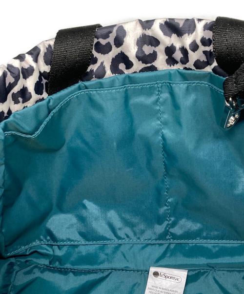 LeSportsac（レスポートサック）LeSportsac (レスポートサック) E/W CITY DRAWSTRING BAG ホワイト×ブラックの古着・服飾アイテム
