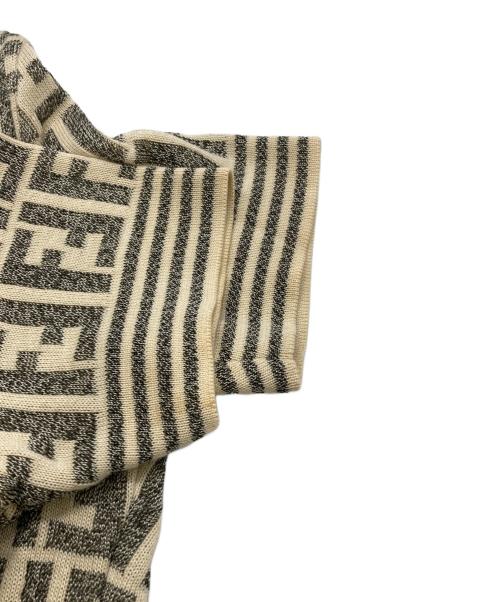 FENDI（フェンディ）FENDI (フェンディ) ズッカ柄ポロシャツ ベージュ×グレー サイズ:40の古着・服飾アイテム