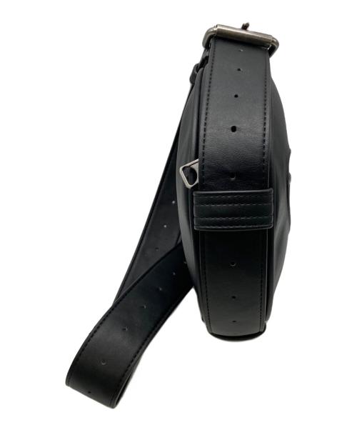 DIESEL（ディーゼル）DIESEL (ディーゼル) サークルエンボスロゴショルダーバッグ ブラックの古着・服飾アイテム