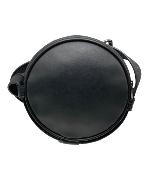 DIESEL（ディーゼル）DIESEL (ディーゼル) サークルエンボスロゴショルダーバッグ ブラックの古着・服飾アイテム